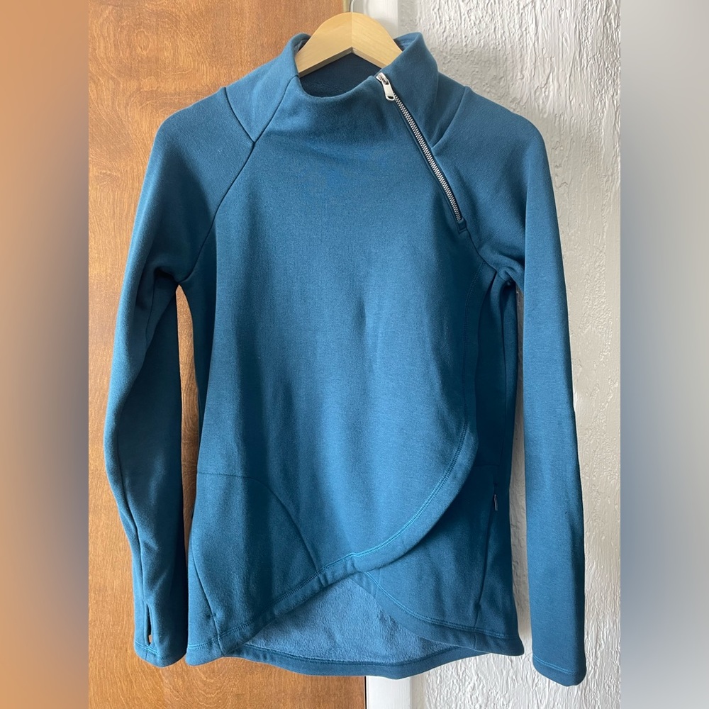 Athleta Cozy Karma Asym Pullover